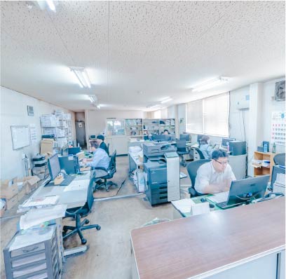 玉原工場　事務所内観