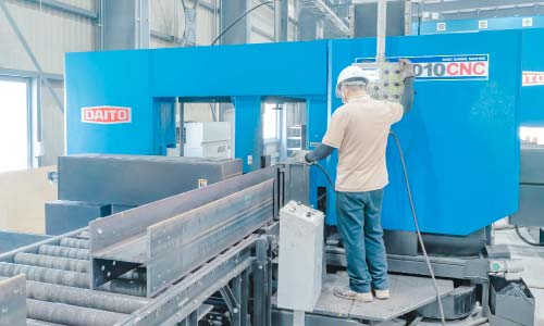 H形鋼の一次加工 写真